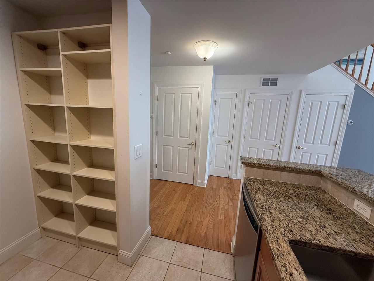 1405 Round Pointe Dr - Photo 6 of 10