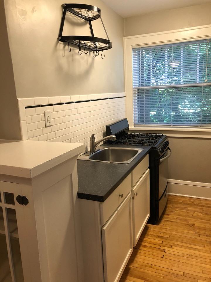 Ashland & Laurel Apartments - Photo 4 of 26