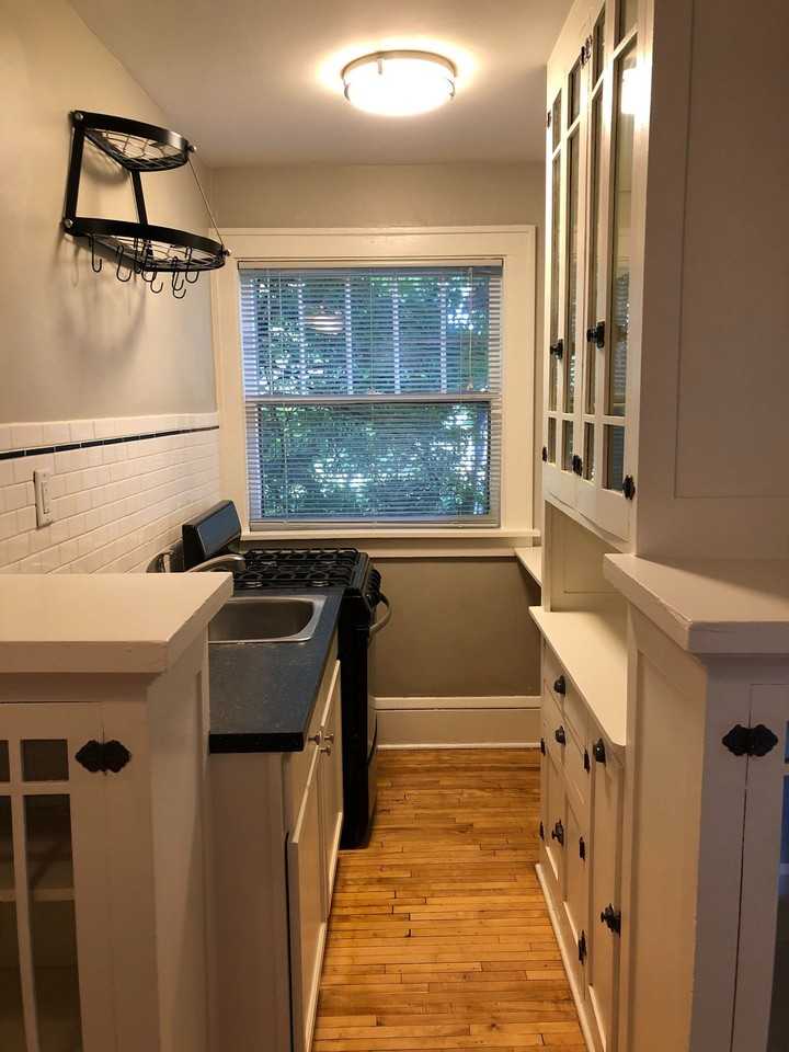 Ashland & Laurel Apartments - Photo 5 of 26