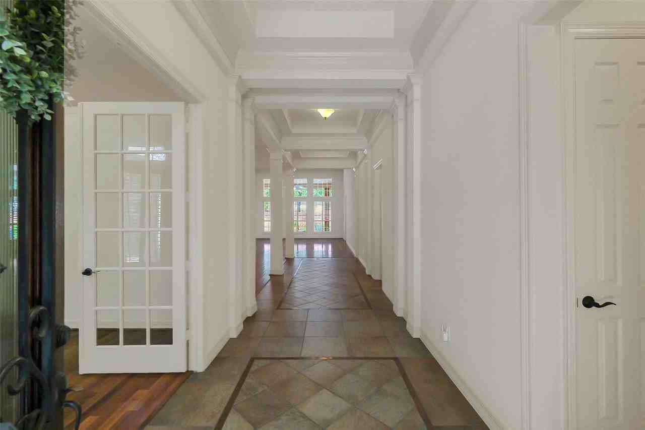 25718 Corey Cove Ln - Photo 4 of 43