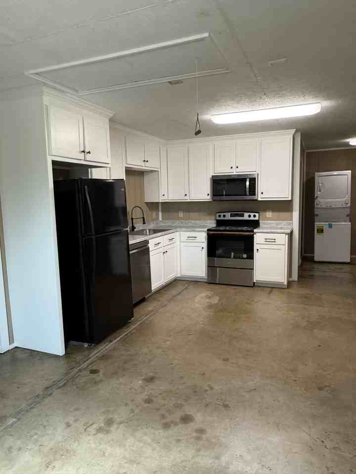 210 Higgins Dr - Photo 2 of 9