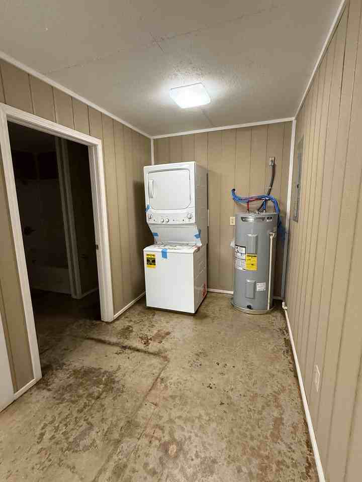 210 Higgins Dr - Photo 3 of 9