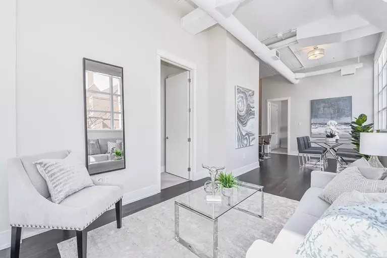 112 Benton St #403