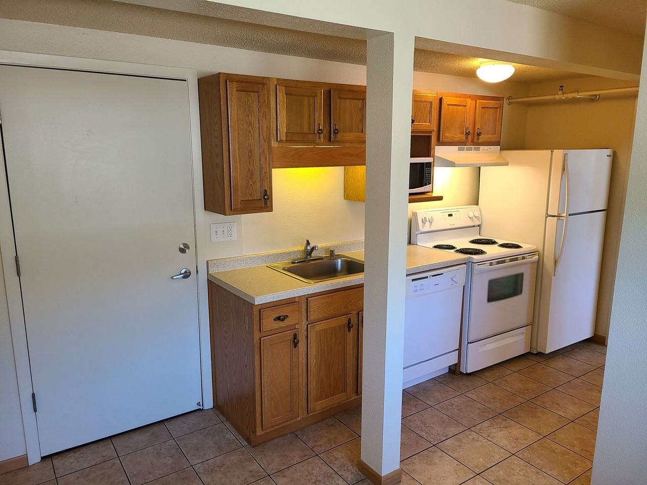 Bluffview Apartments - Photo 5 of 28