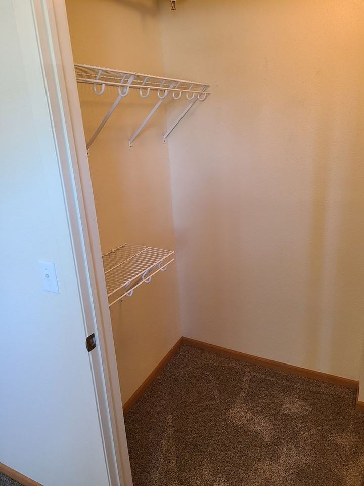 Bluffview Apartments - Photo 7 of 28