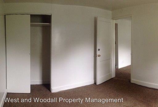 1512 North Hyde Park Avenue - Photo 2 of 20