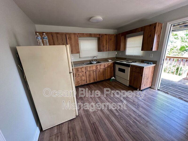 3901 1/2 6th St S - Photo 2 of 6