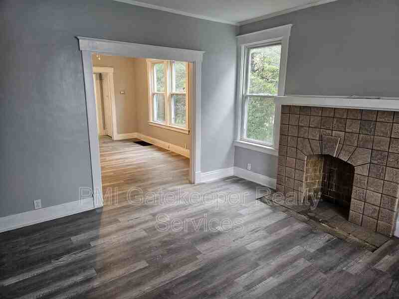 5402 Rolston Ave - Photo 2 of 19