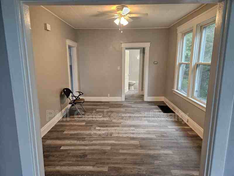 5402 Rolston Ave - Photo 4 of 19