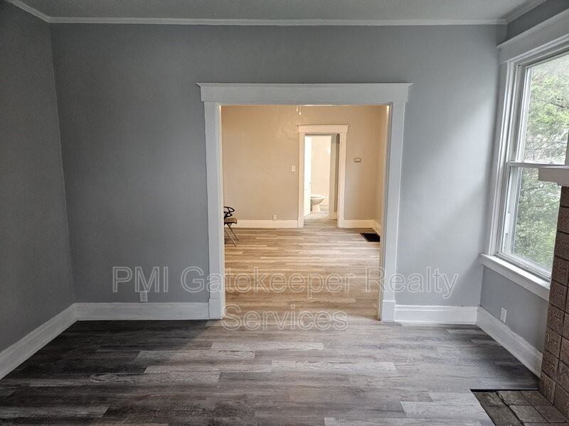 5402 Rolston Ave - Photo 5 of 19