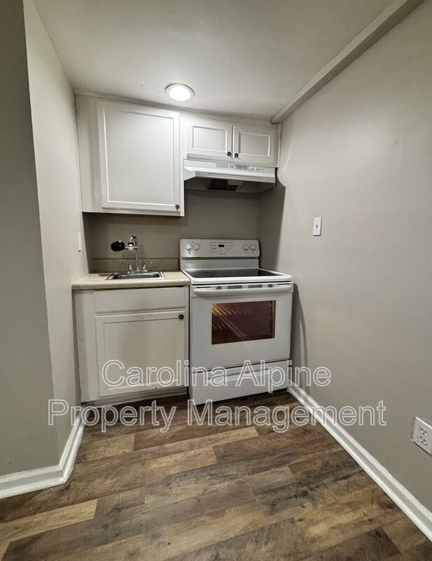 2512 Finchley Dr - Photo 2 of 6