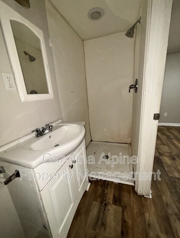 2512 Finchley Dr - Photo 5 of 6