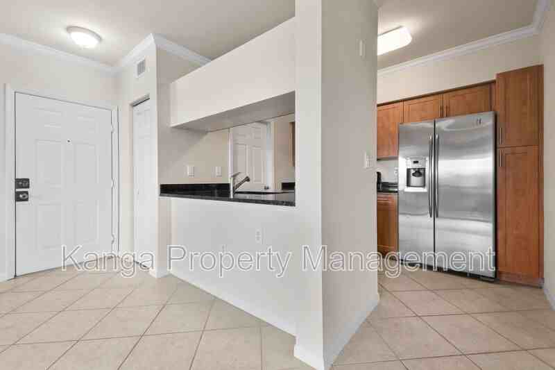 6556 Emerald Dunes Dr #302 - Photo 7 of 33