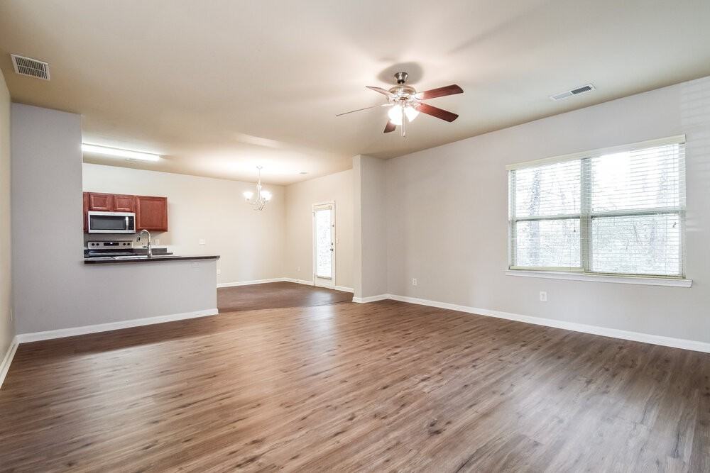 118 Cassady Ln - Photo 4 of 17