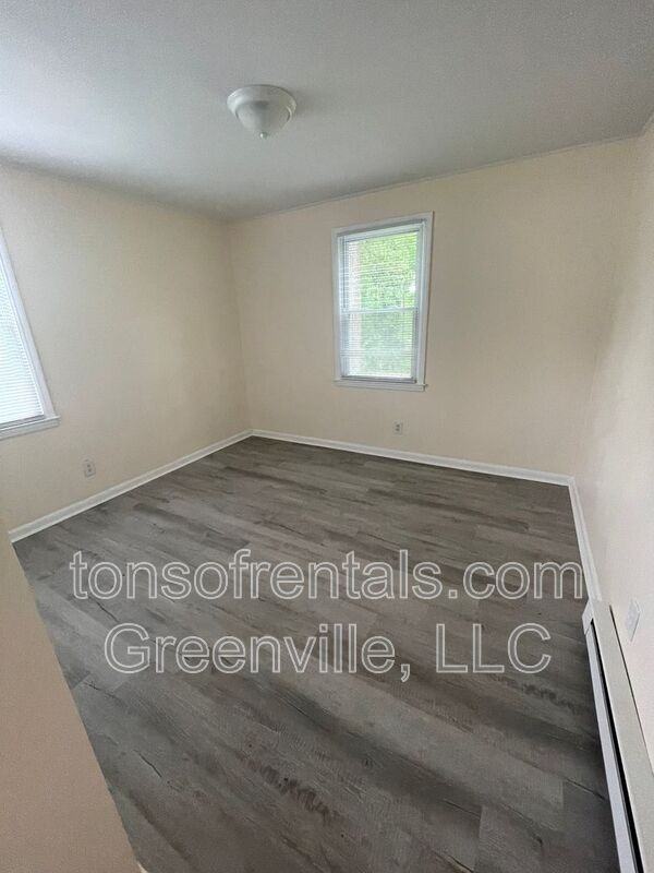691 Fairfax St - Photo 4 of 7
