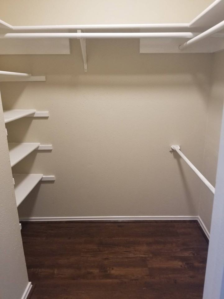 4807 Shadowdale Dr - Photo 2 of 24