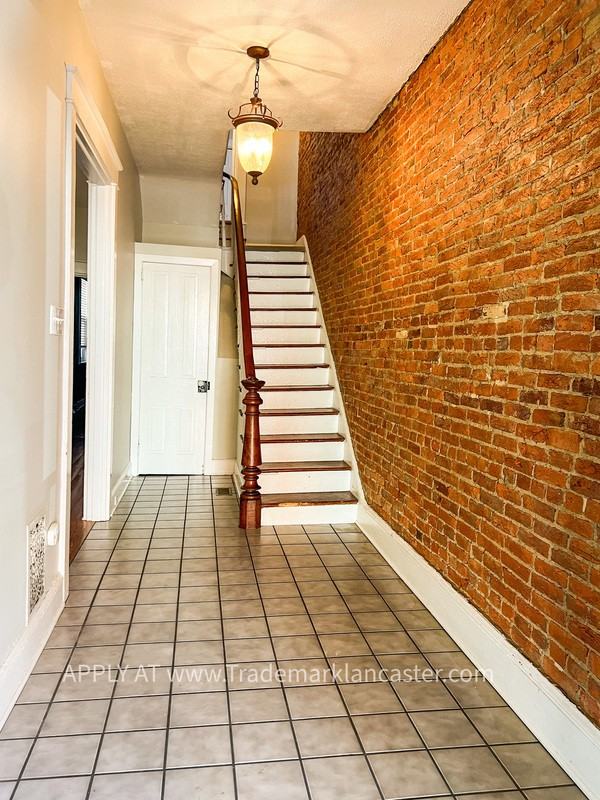 150 E Lemon St - Photo 2 of 28