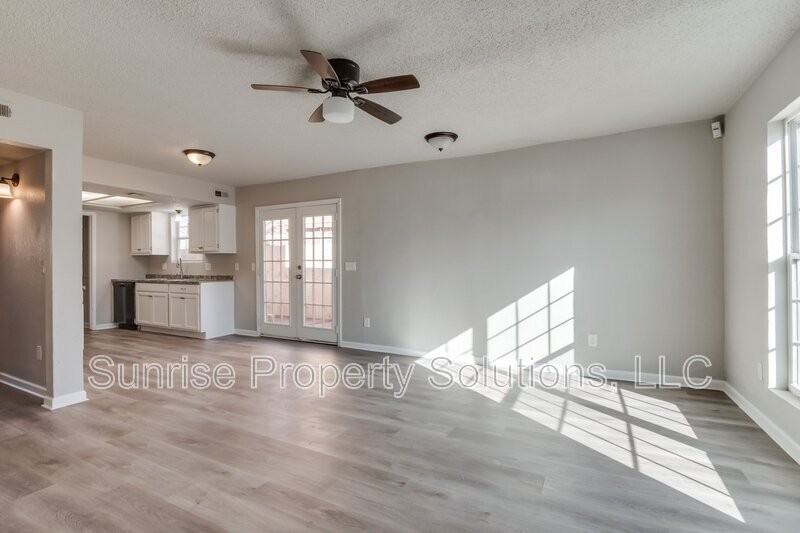 4713 Love Dr - Photo 3 of 27