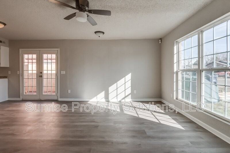 4713 Love Dr - Photo 4 of 27