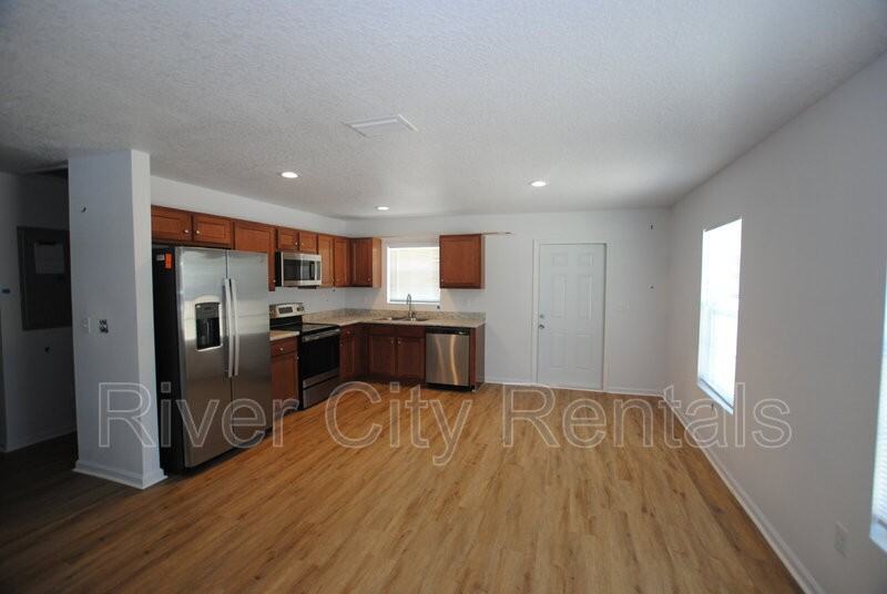 6310 Alliance Ave - Photo 3 of 18