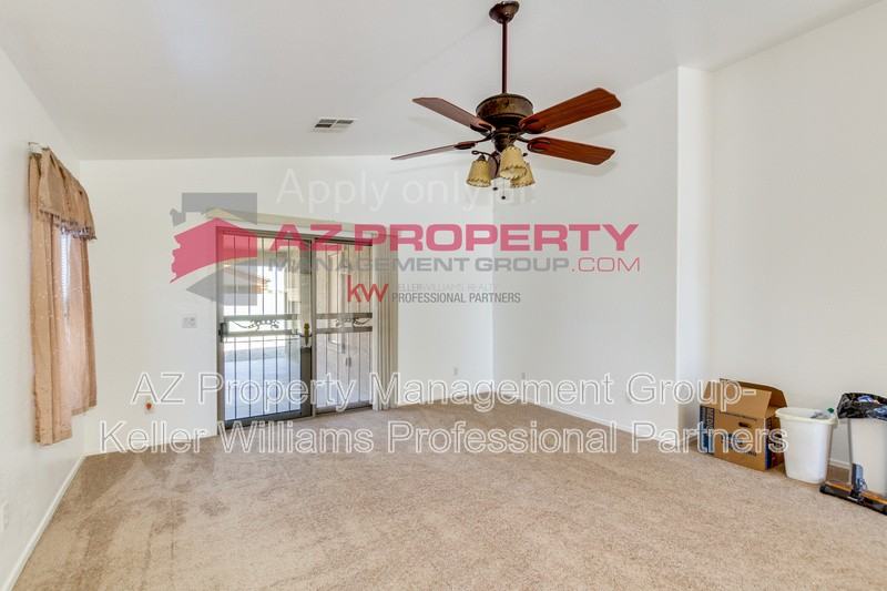 18140 W Mission Ln - Photo 6 of 31