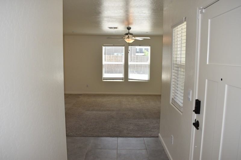 698 Jessie Dr - Photo 5 of 49