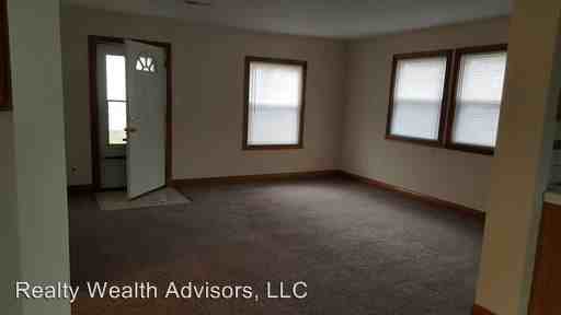 4526 Mesa Dr - Photo 2 of 9