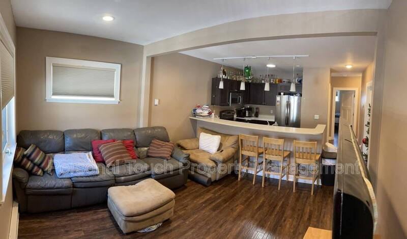 1516 10th St N - Photo 2 of 16