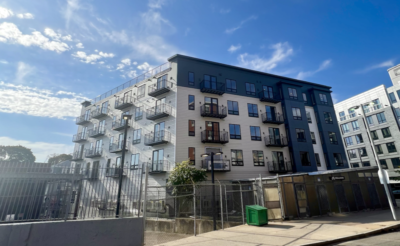 1970 Dorchester Ave - Photo 3 of 3