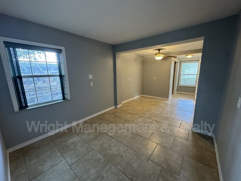 438 Country Club Dr - Photo 7 of 25