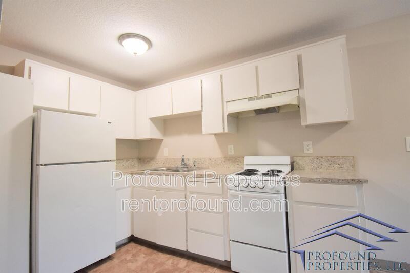 221 Se 12th Ave - Photo 3 of 16