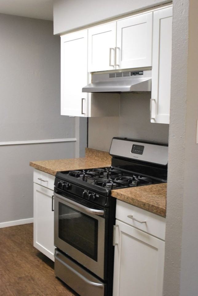 University Villas Apartments - Photo 4 of 16