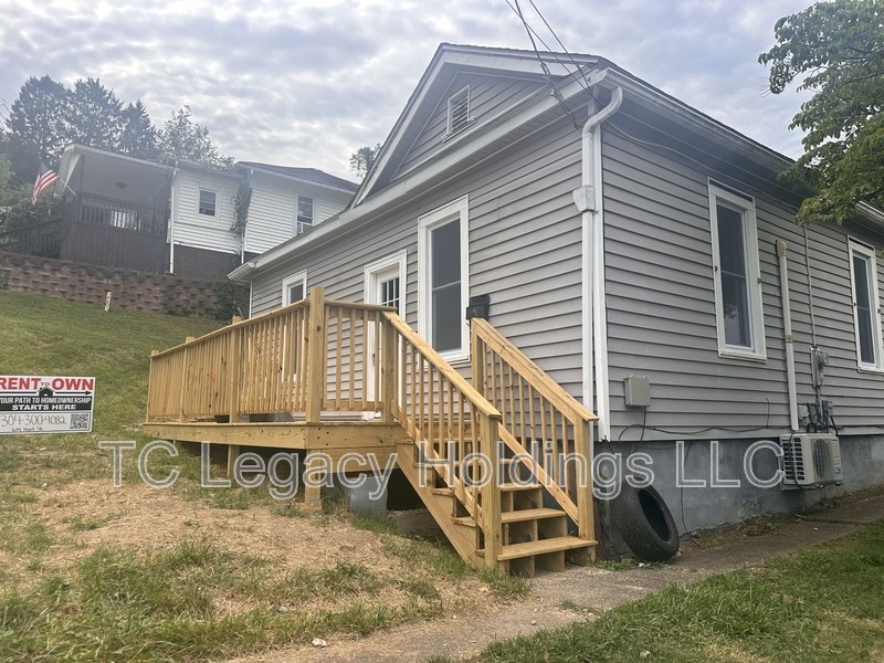 614 Hart St - Photo 3 of 20