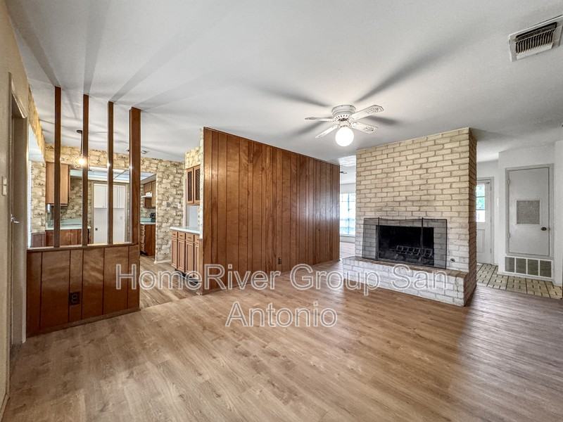 5510 Merlin Dr - Photo 3 of 20