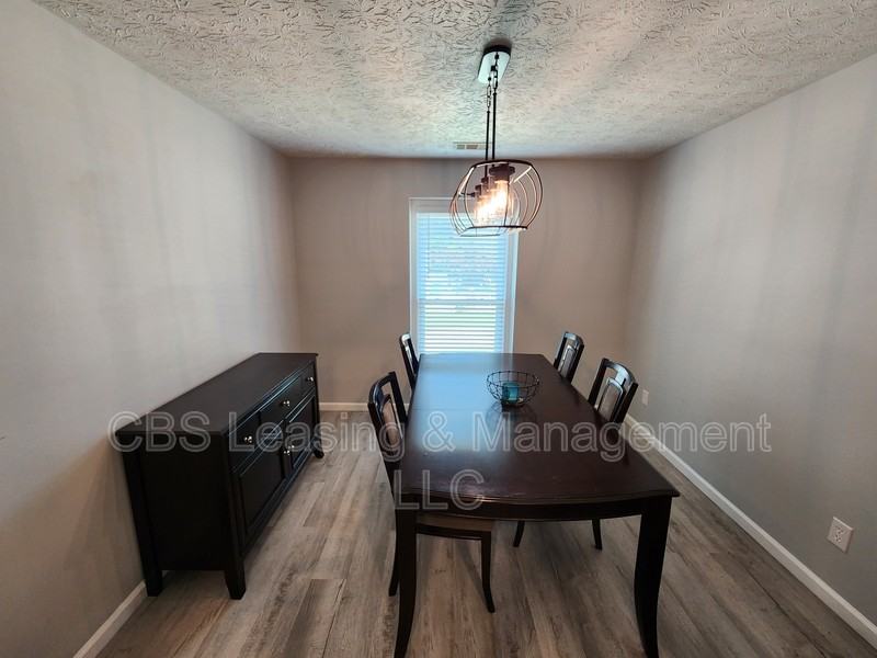 5126 Stonegate Dr - Photo 6 of 20