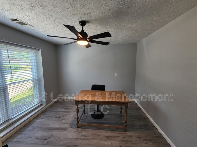5126 Stonegate Dr - Photo 7 of 20