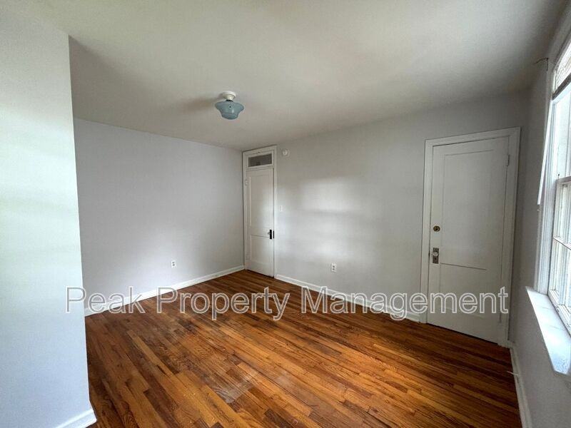 1518 Carter St - Photo 2 of 11