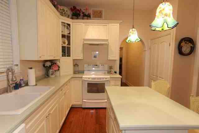 1119 W George St #1 - Photo 3 of 17
