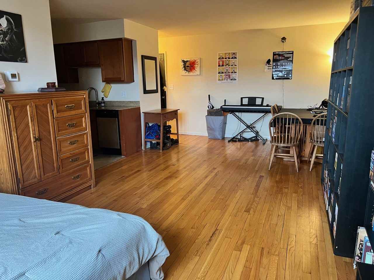 7522 North Greenview Avenue #308 - Photo 3 of 6