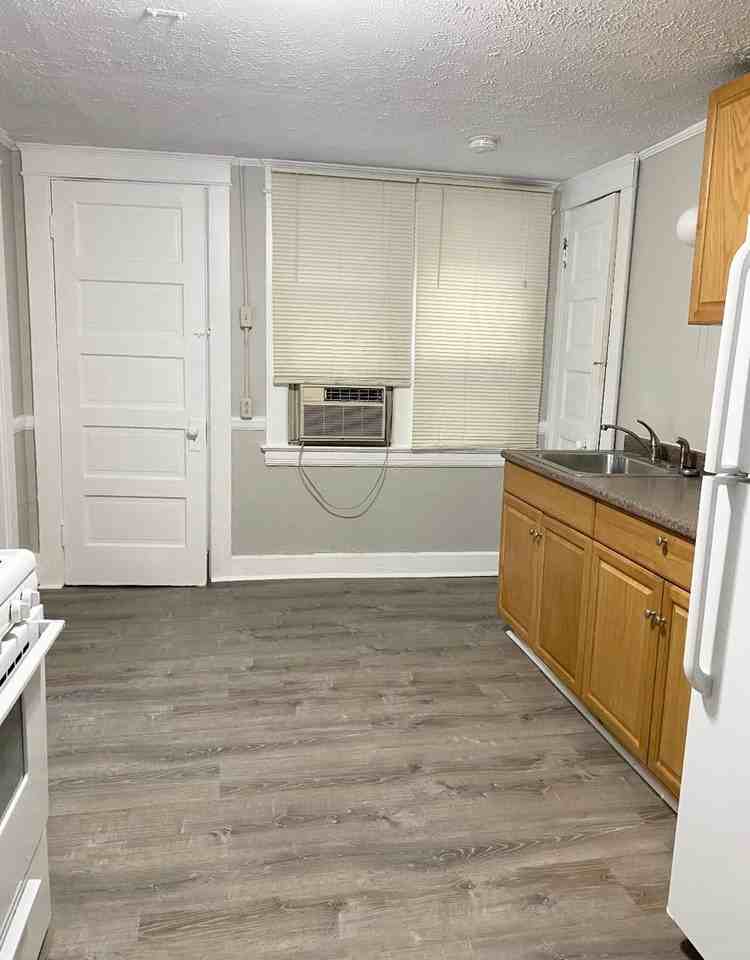 12022 Mayfield Road - Photo 4 of 23