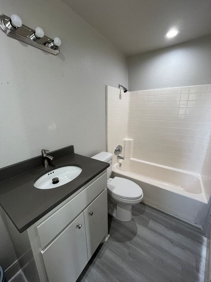 5917 Lucille Dr - Photo 2 of 9