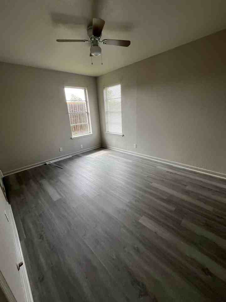 5917 Lucille Dr - Photo 5 of 9