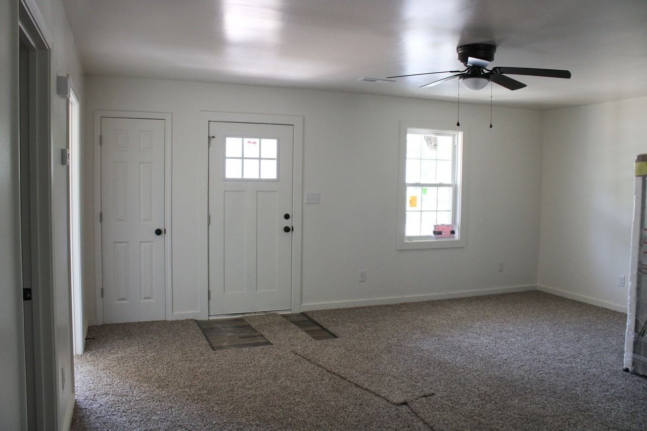 2827 Lancaster Rd Nw - Photo 2 of 10