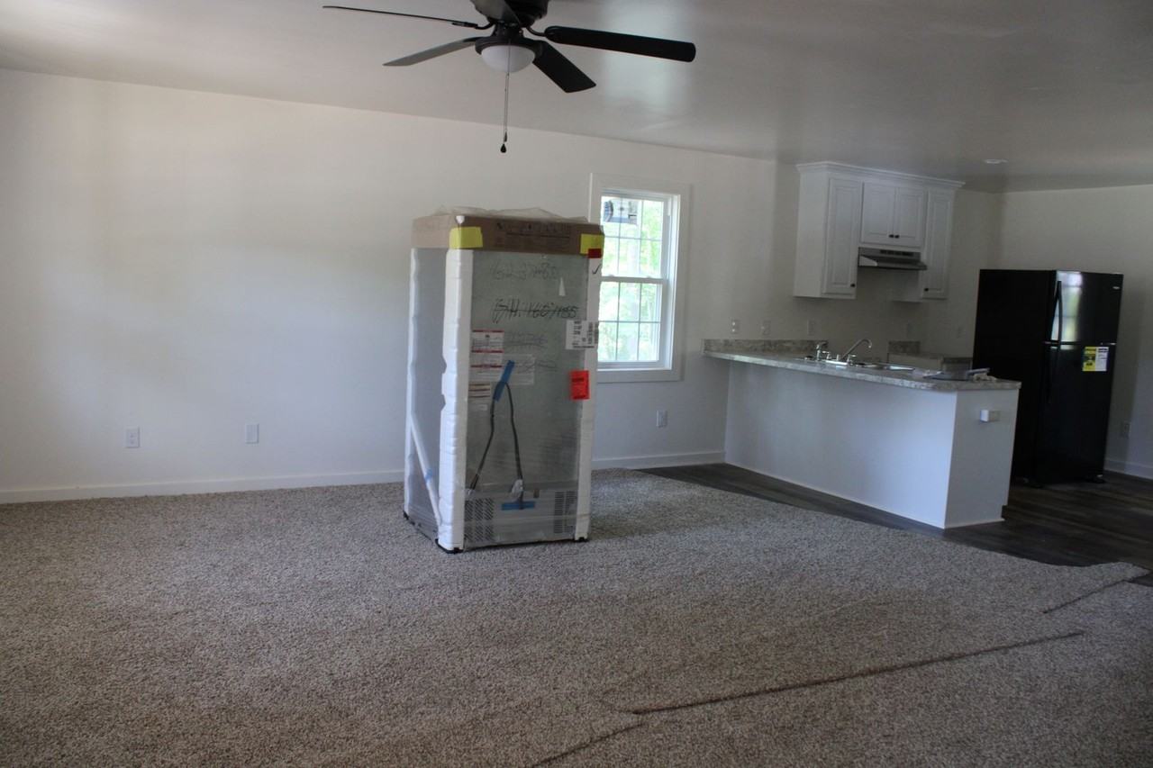 2827 Lancaster Rd Nw - Photo 3 of 10