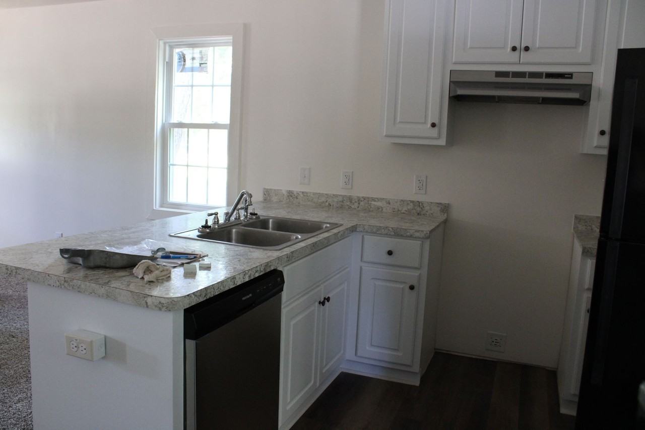 2827 Lancaster Rd Nw - Photo 4 of 10