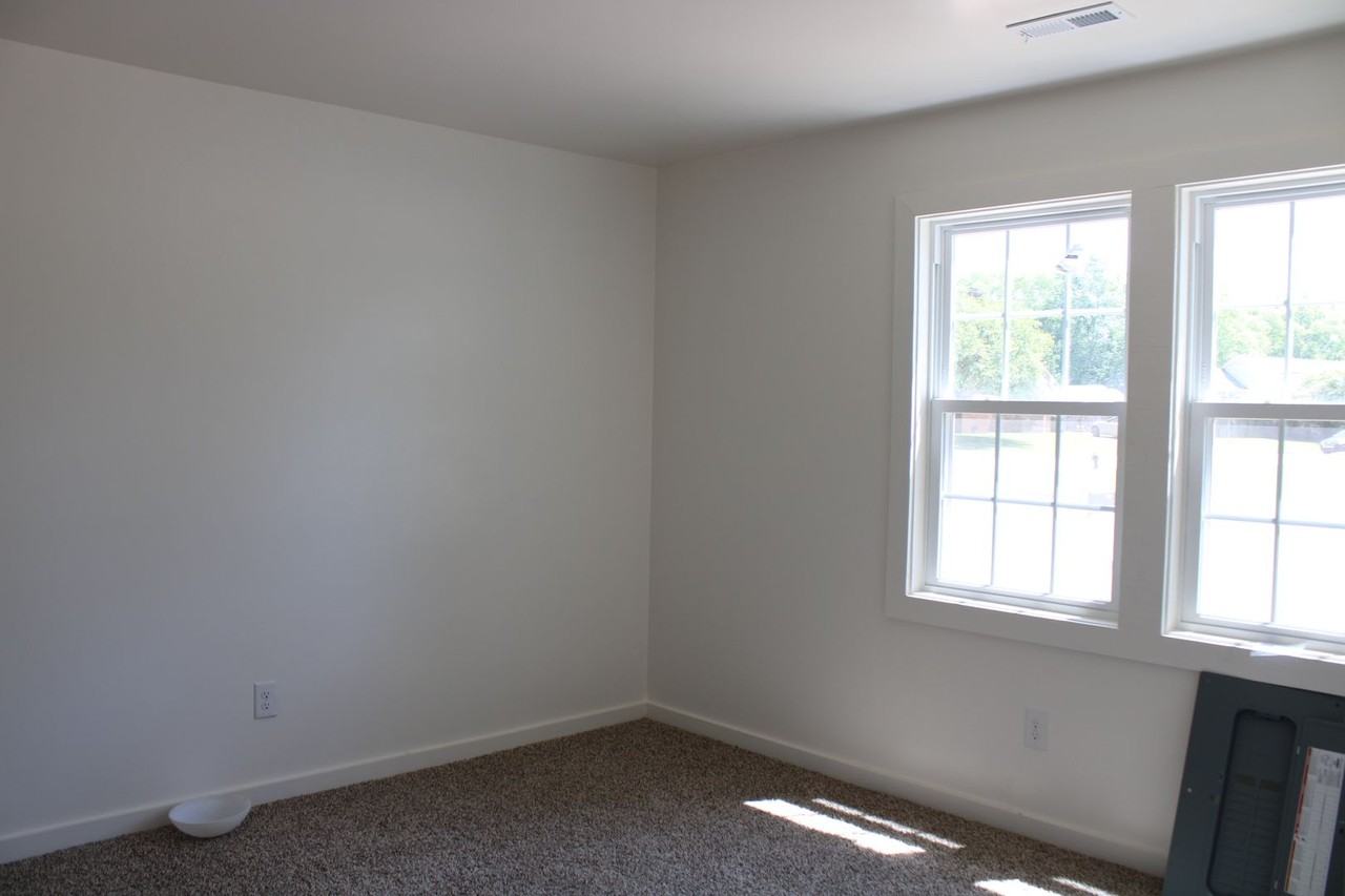 2827 Lancaster Rd Nw - Photo 7 of 10
