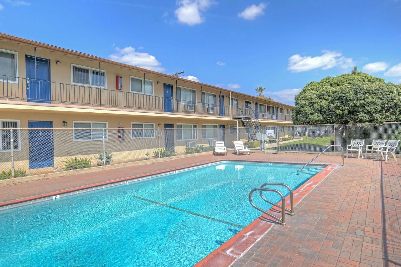 Walnut Grand - Photo 5 of 7