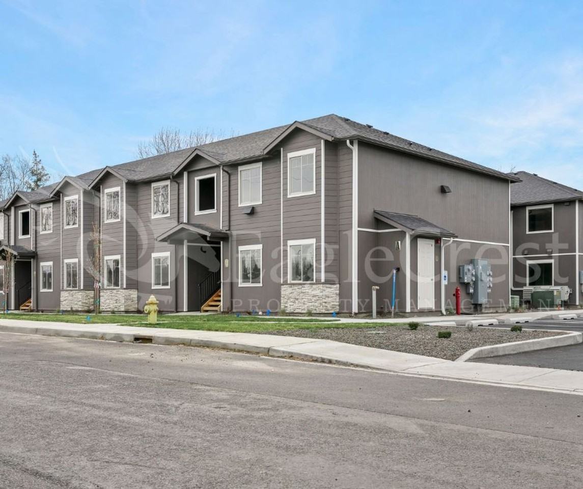 McKenzie Apartments - Photo 2 of 33