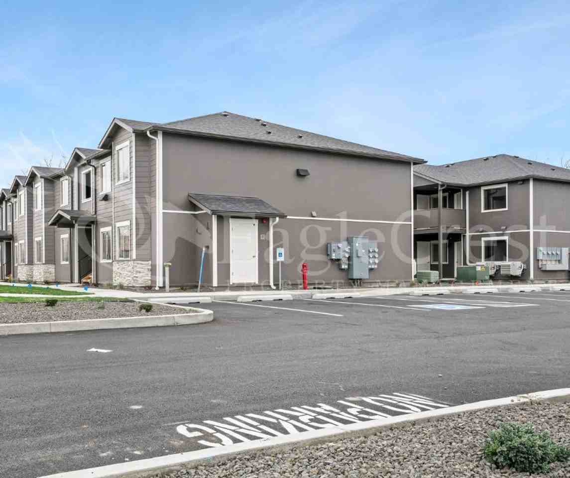 McKenzie Apartments - Photo 3 of 33