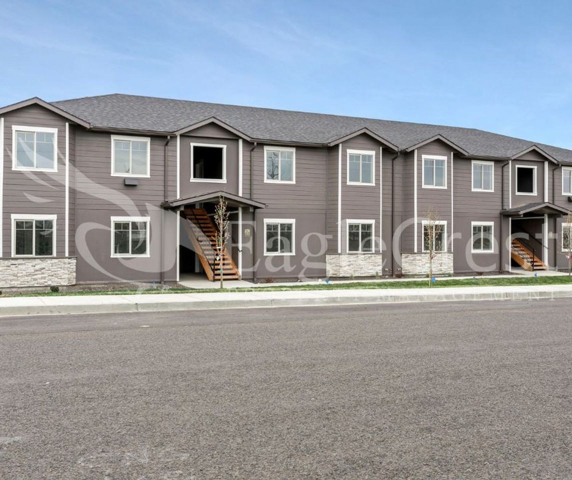 McKenzie Apartments - Photo 6 of 33